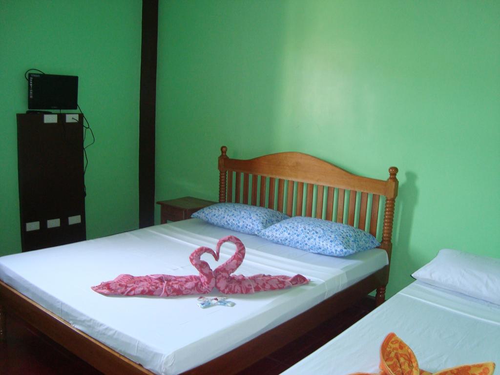 El Gallo Traveler'S Pension Puerto Princesa Exterior foto